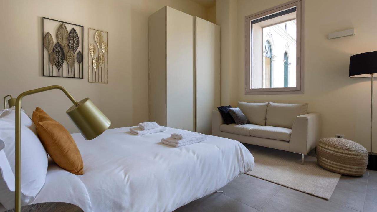 Erïk Langer Pedrocchi Suites Padua Exterior foto